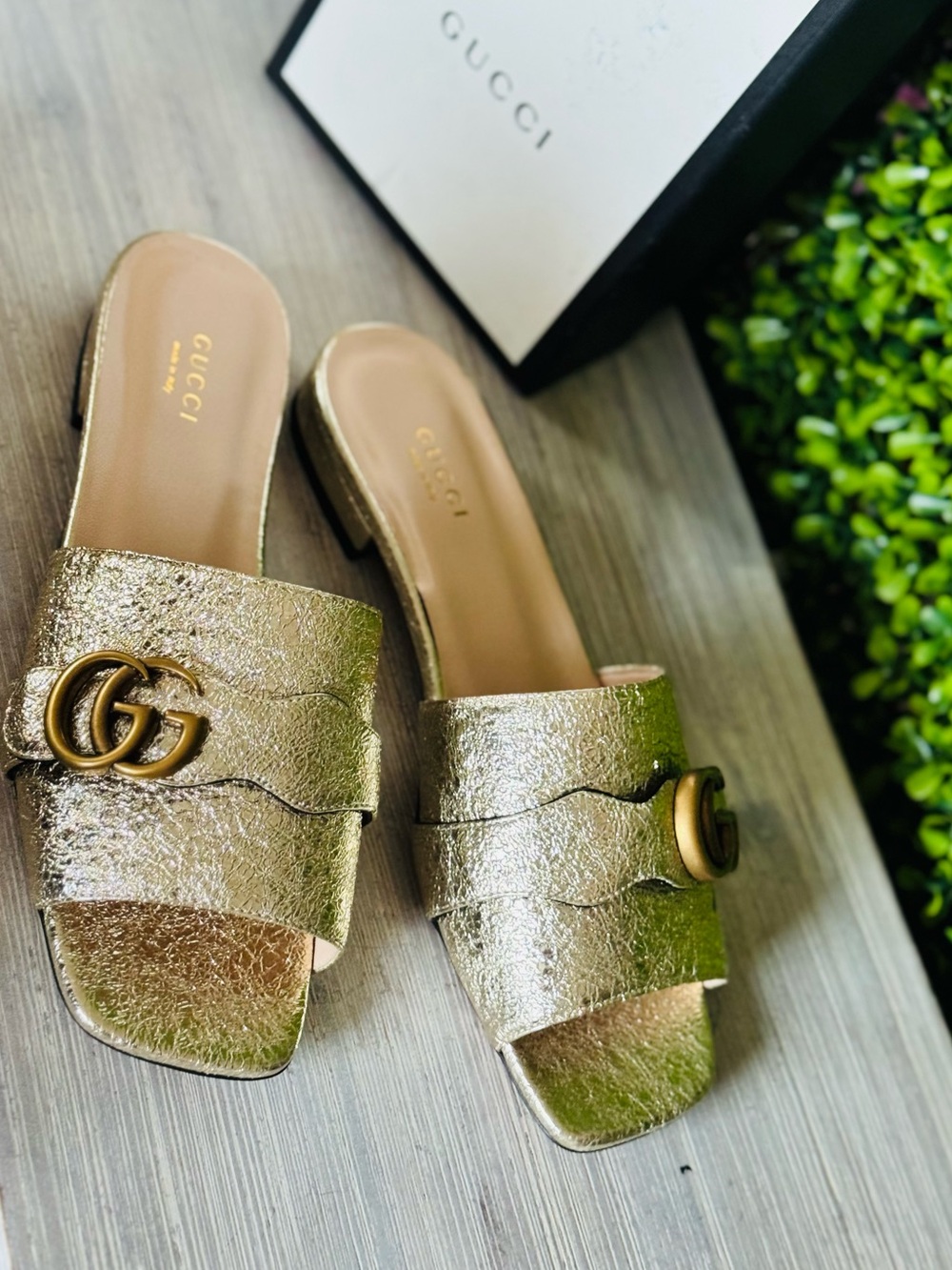 New Gucci Gold Leather Double G Slip in Sandals 38